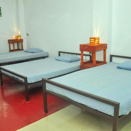 Airport Tourist Resort Katunayaka Екстериор снимка