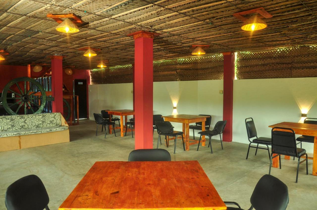 Airport Tourist Resort Katunayaka Екстериор снимка